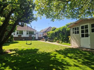 Craigfield Avenue- click for photo gallery